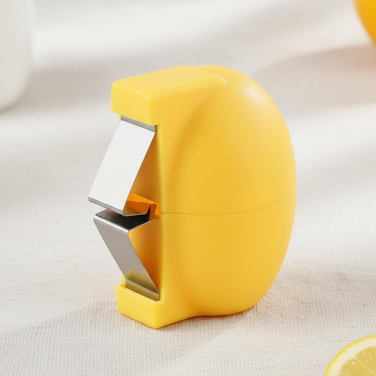 Hen Fruit Shell Opener No Mess - огляд і ціна Kitchen Baking Mess